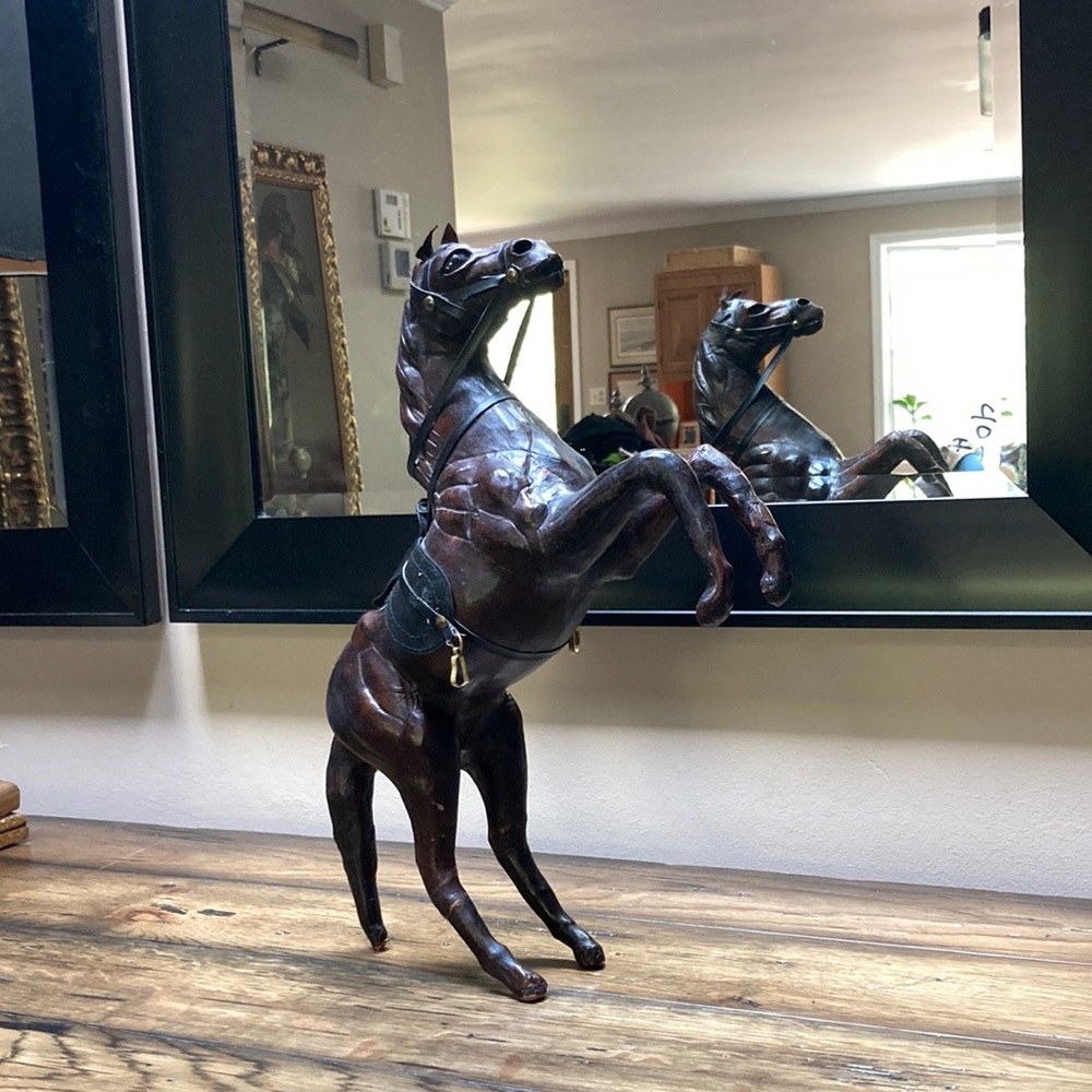 Horse sculpture made of leather 11x17